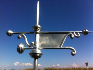 pièces d'ornements métalliques de toitures