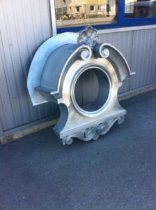 pièces d'ornements métalliques de toitures