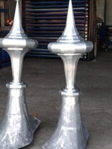 pièces d'ornements métalliques de toitures