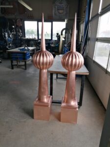 pièces d'ornements métalliques de toitures