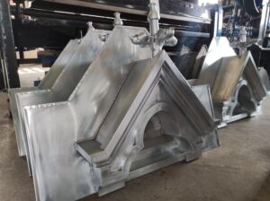 pièces d'ornements métalliques de toitures