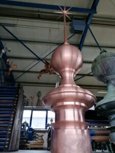 pièces d'ornements métalliques de toitures