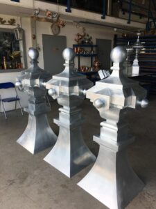 pièces d'ornements métalliques de toitures